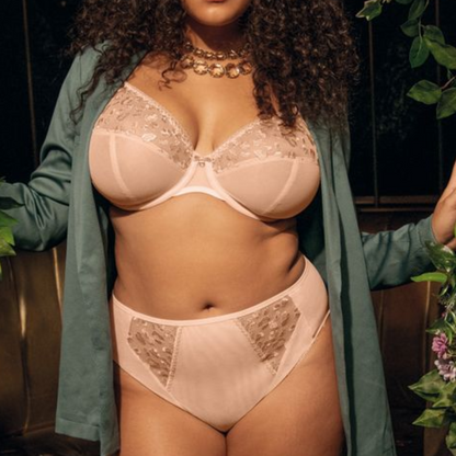 Namrah Bandless Plunge Bra